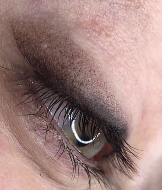 Permanent eyeliner stacked øyne