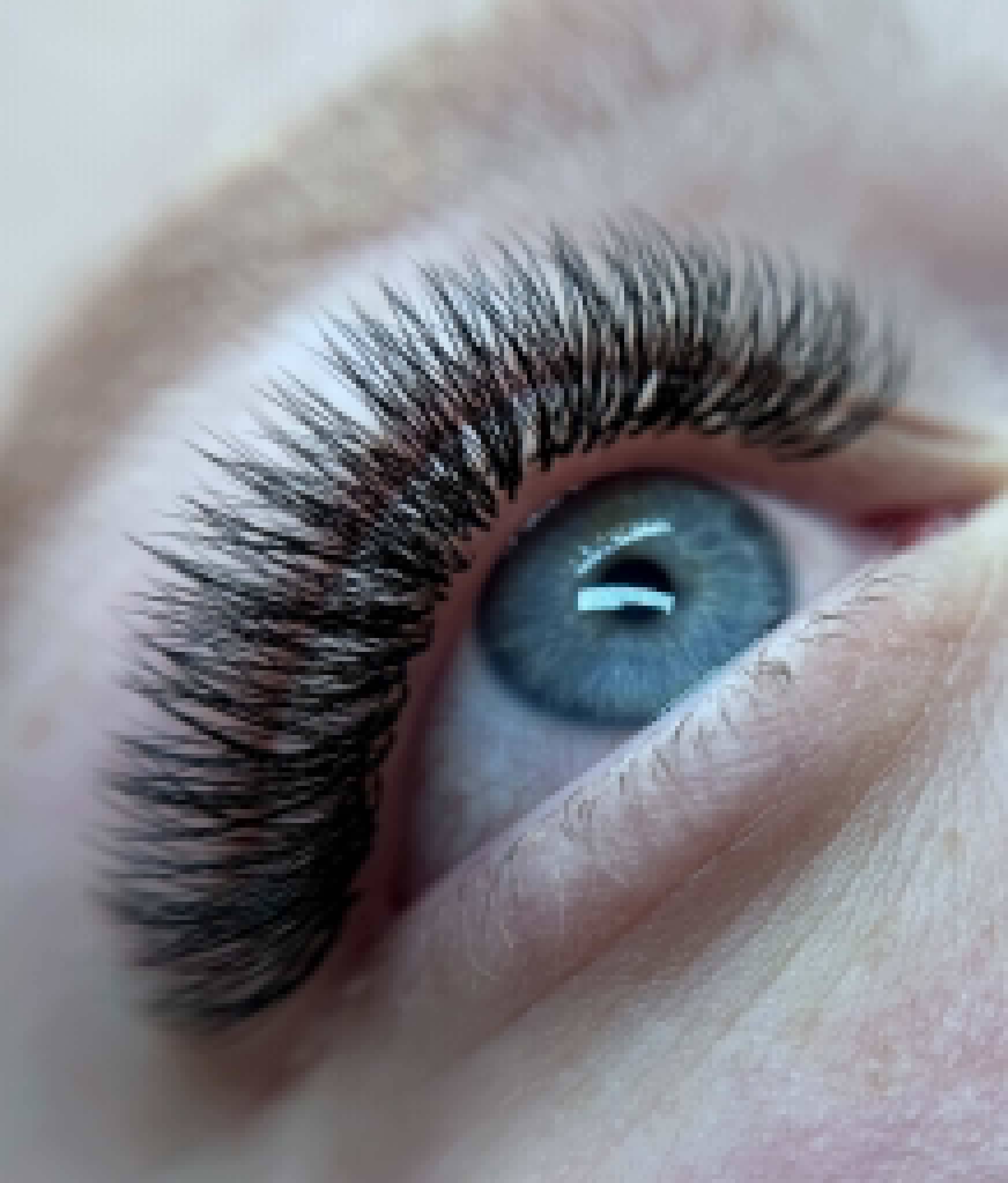 Dramatiske vippeextensions med volum — AK Beauty